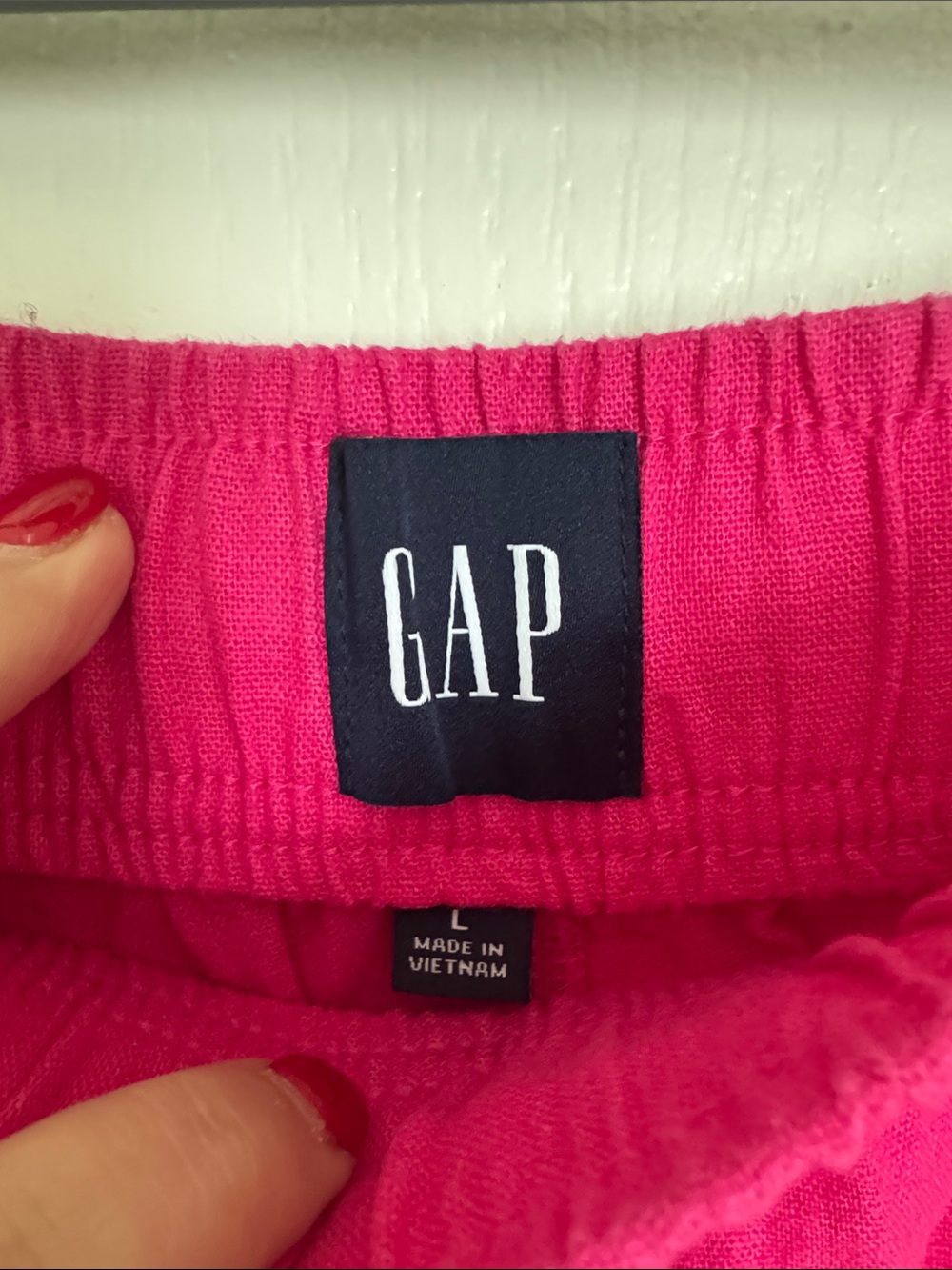 GAP Women’s Linen Blend Shorts - Picture 2 of 6